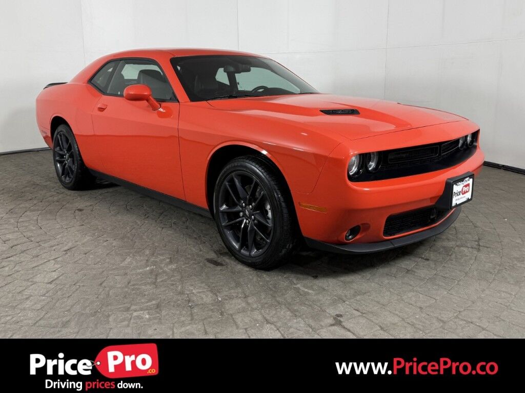 2023 Dodge Challenger SXT's photo