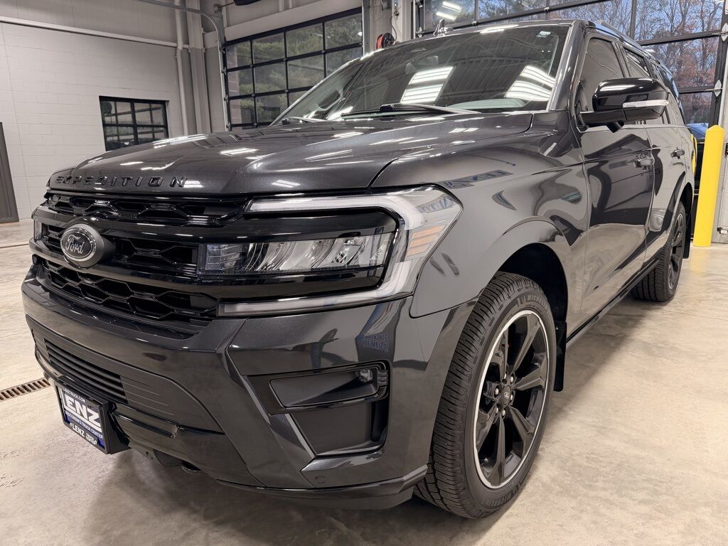 2023 Ford Expedition Limited 4WD Minocqua WI 2023 Ford Expedition Limited 4WD Minocqua WI