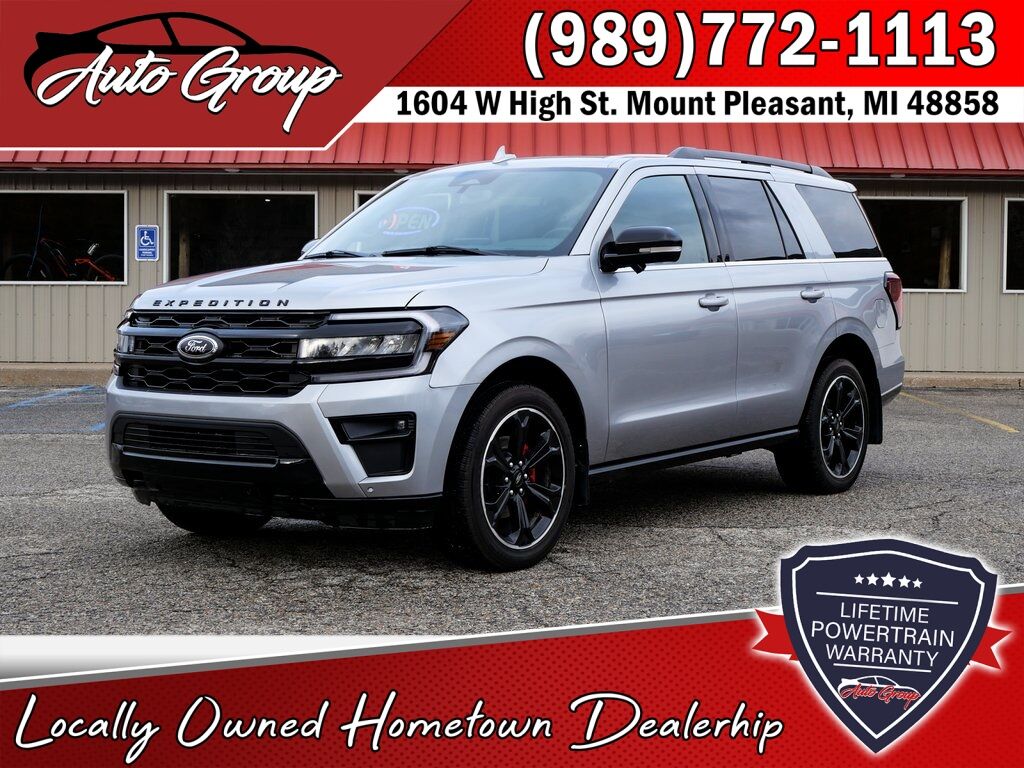 2023 Ford Expedition Limited's photo