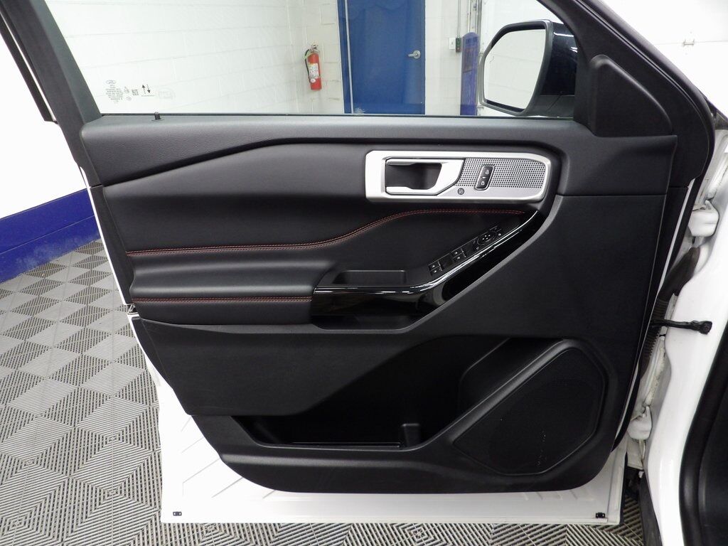 2023 Ford Explorer ST-Line 4WD Minocqua WI 2023 Ford Explorer ST-Line 4WD Minocqua WI