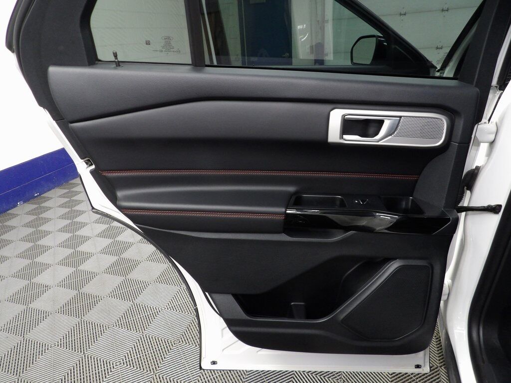 2023 Ford Explorer ST-Line 4WD Minocqua WI 2023 Ford Explorer ST-Line 4WD Minocqua WI