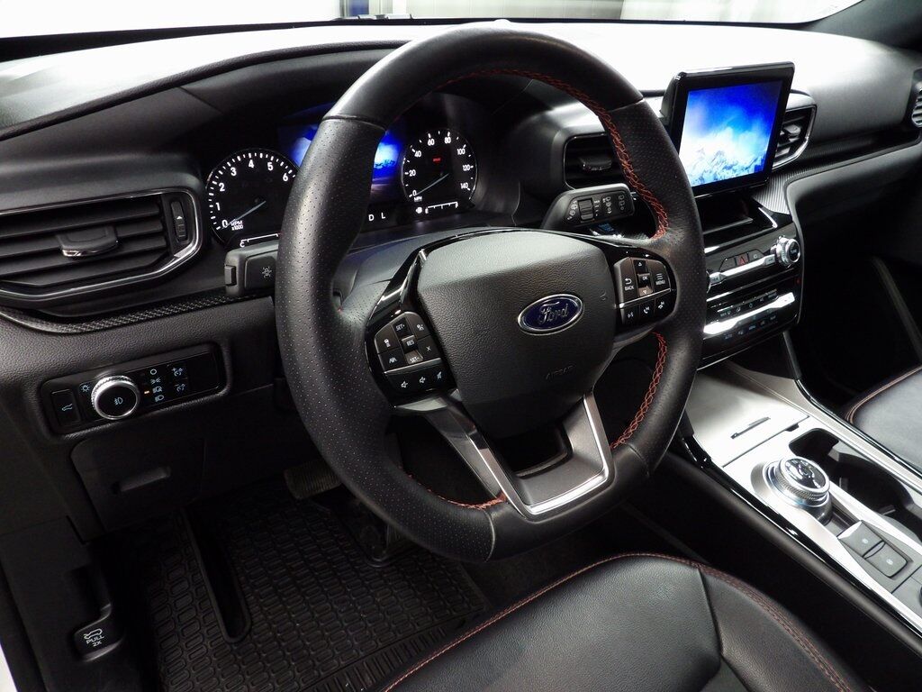 2023 Ford Explorer ST-Line 4WD Minocqua WI 2023 Ford Explorer ST-Line 4WD Minocqua WI