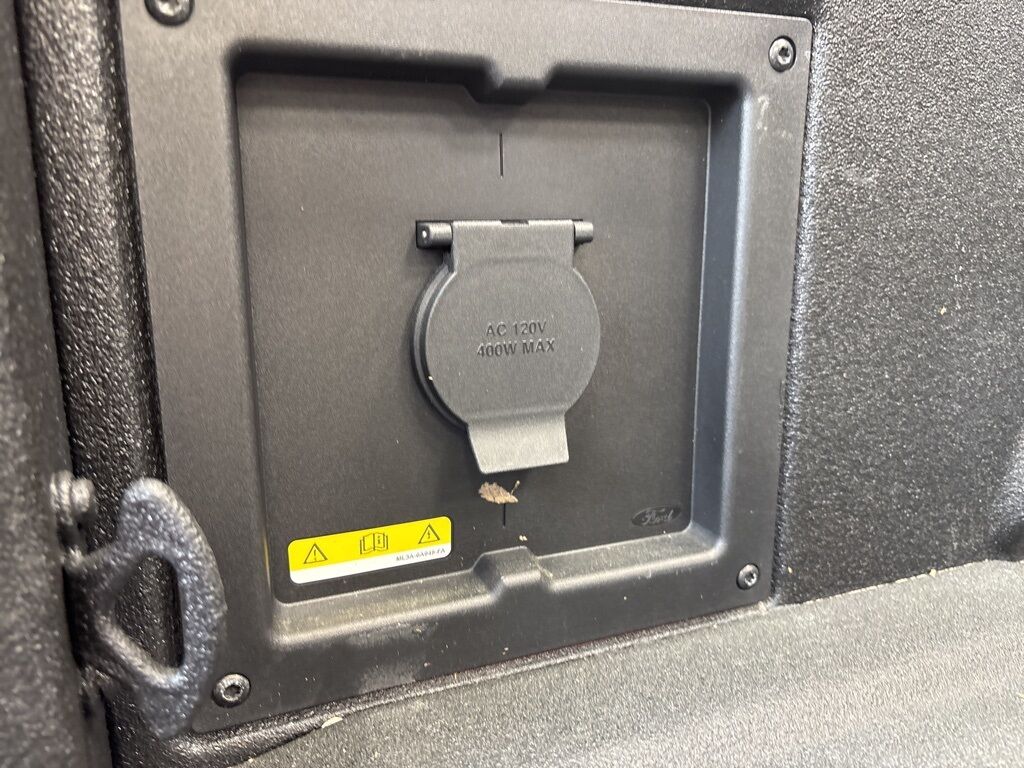 2023 Ford F-150 4x4 SuperCrew Lariat Fond du Lac WI 2023 Ford F-150 4x4 SuperCrew Lariat Fond du Lac WI