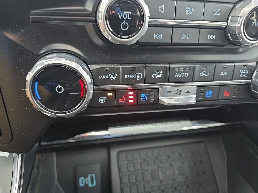 2023 Ford F-150 4x4 SuperCrew Lariat Fond du Lac WI 2023 Ford F-150 4x4 SuperCrew Lariat Fond du Lac WI