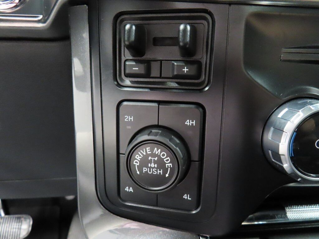 2023 Ford F-150 4x4 SuperCrew Lariat Fond du Lac WI 2023 Ford F-150 4x4 SuperCrew Lariat Fond du Lac WI