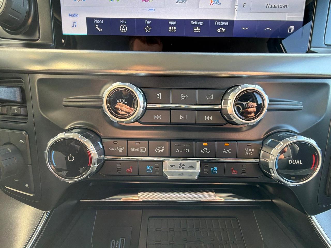 2023 Ford F-150 Lariat Watertown SD 2023 Ford F-150 Lariat Watertown SD