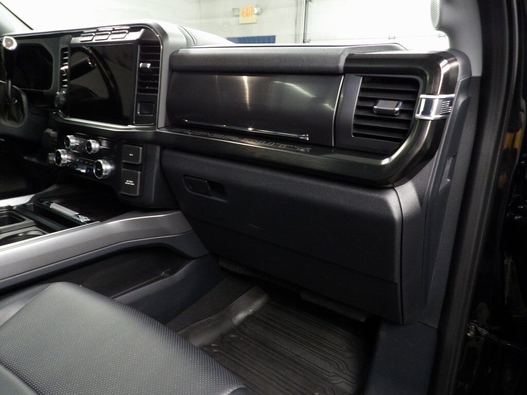 2023 Ford F-250 Super Duty 4x4 Crew Cab Lariat Fond du Lac WI