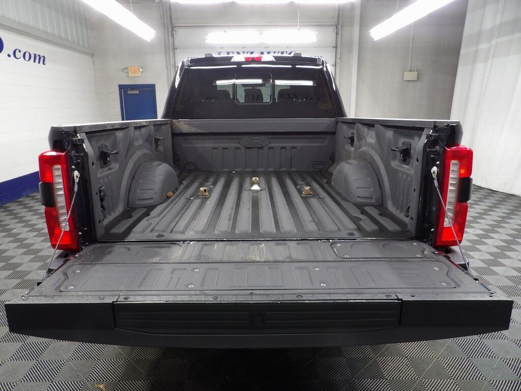 2023 Ford F-250 Super Duty 4x4 Crew Cab Lariat Fond du Lac WI
