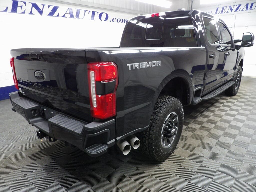2023 Ford F-250 Super Duty 4x4 Crew Cab Lariat Fond du Lac WI