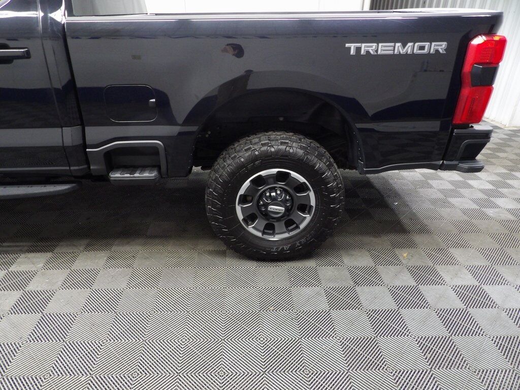 2023 Ford F-250 Super Duty 4x4 Crew Cab Lariat Fond du Lac WI