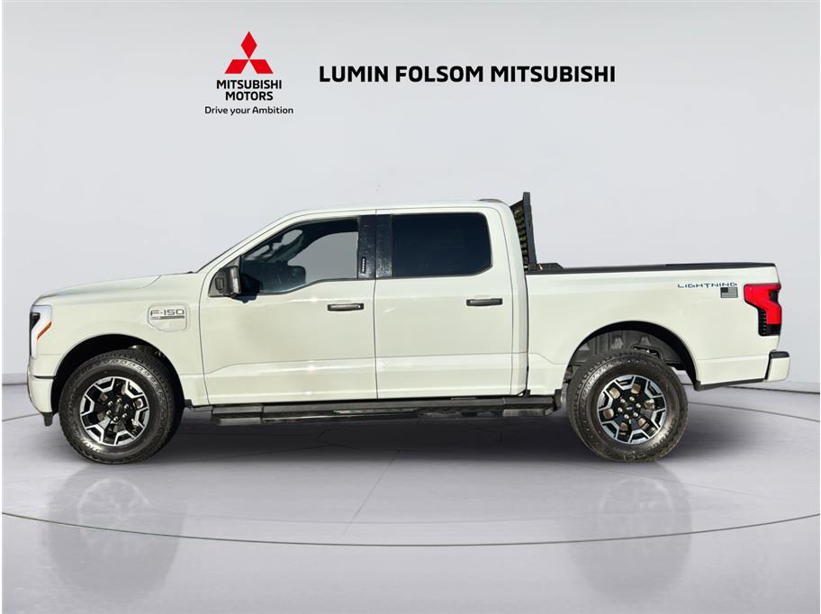 2023 Ford F150 Lightning XLT Pickup 4D 5 1/2 ft 2023 Ford F150 Lightning XLT Pickup 4D 5 1/2 ft