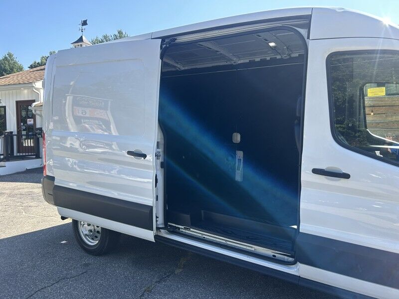2023 Ford Transit Cargo Van - 1 OWNER - AWD Whitinsville MA 2023 Ford Transit Cargo Van - 1 OWNER - AWD Whitinsville MA