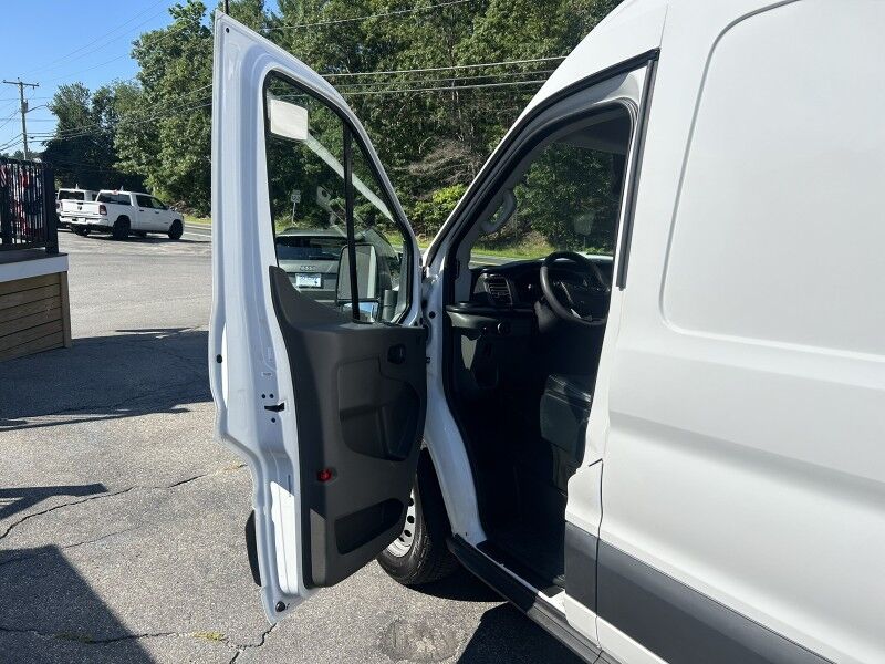 2023 Ford Transit Cargo Van - 1 OWNER - AWD Whitinsville MA 2023 Ford Transit Cargo Van - 1 OWNER - AWD Whitinsville MA