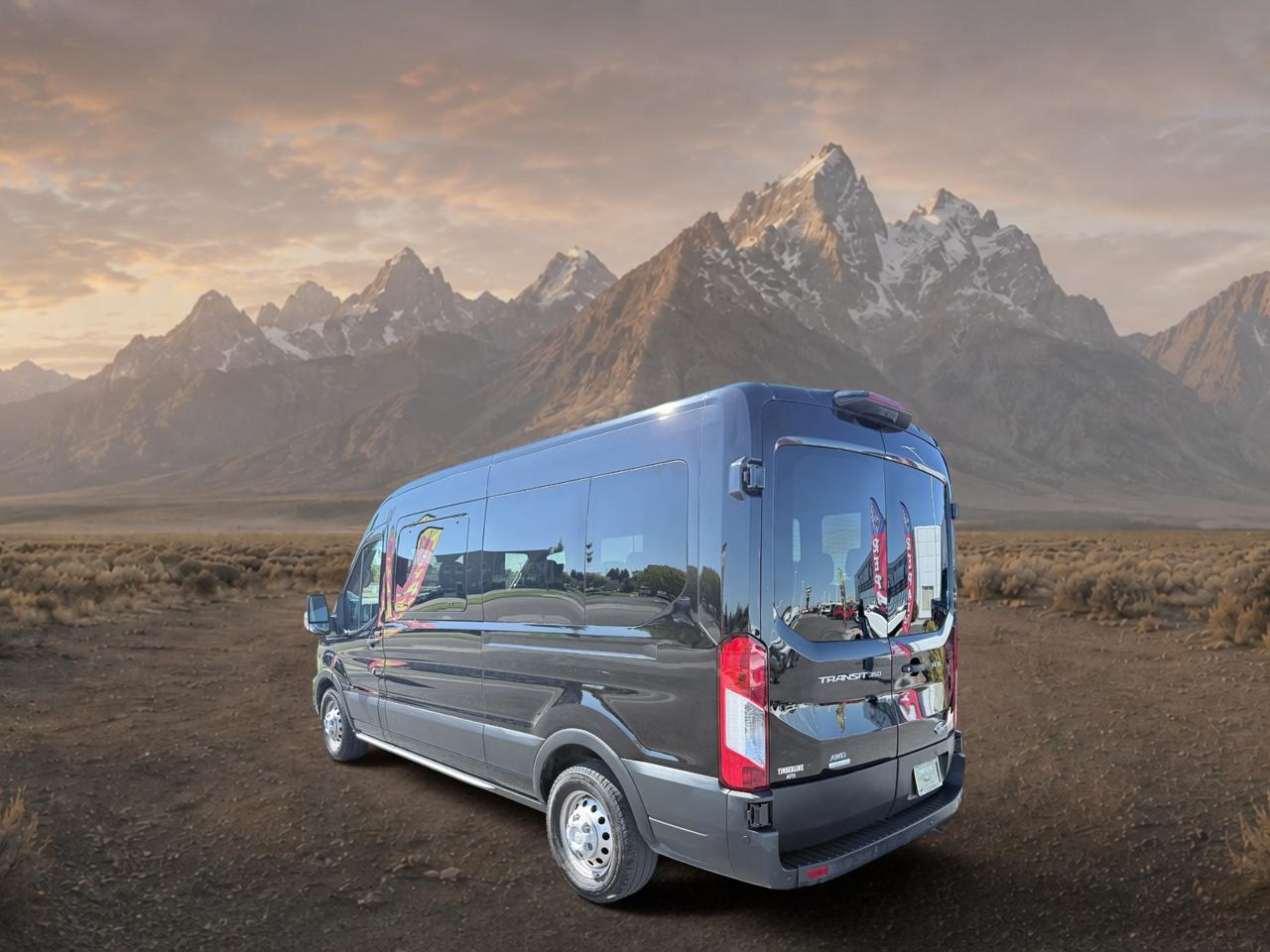 2023 Ford Transit Wagon XLT