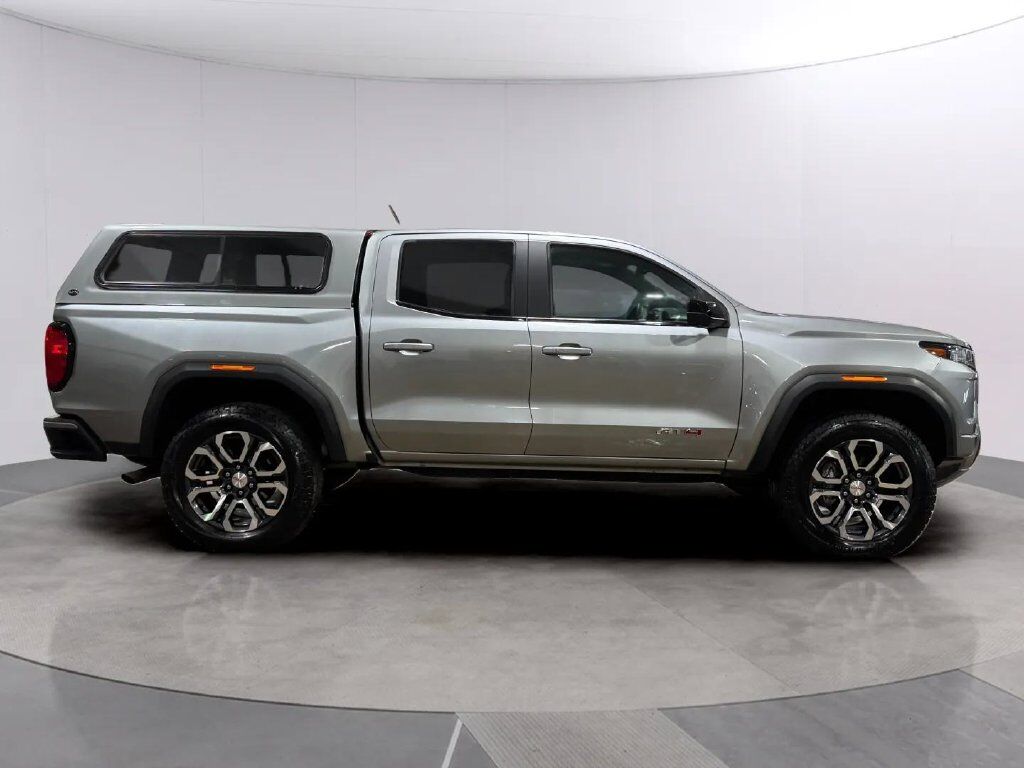 2023 GMC Canyon AT4