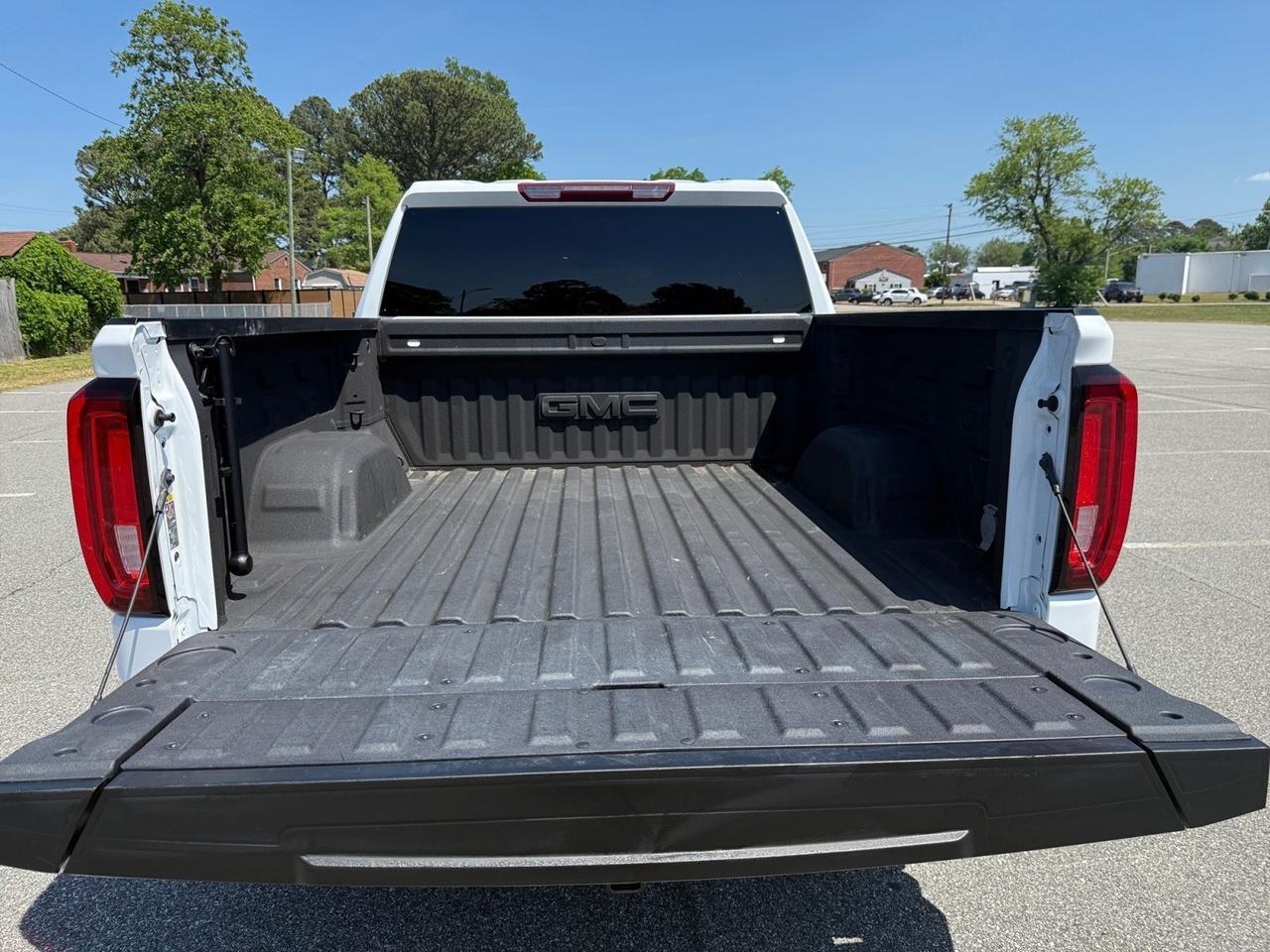 2023 GMC Sierra 1500 SLT, HEATED/VENTILATED SEATS, BOSE SPEAKERS, POWER FOLDING MIRRORS, TOW PACKAGE, TOW HOOKS, BED LINER, REMOTE START, APPLE CARPLAY/ANDROID AUTO, CLEAN CARFAX! Norfolk VA 2023 GMC Sierra 1500 SLT, HEATED/VENTILATED SEATS, BOSE SPEAKERS, POWER FOLDING MIRRORS, TOW PACKAGE, TOW HOOKS, BED LINER, REMOTE START, APPLE CARPLAY/ANDROID AUTO, CLEAN CARFAX! Norfolk VA