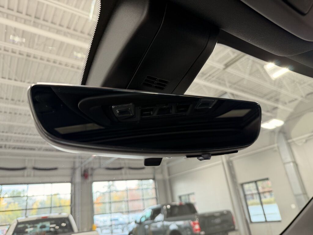 2023 GMC Sierra 2500HD 4x4 Crew Cab AT4 Minocqua WI 2023 GMC Sierra 2500HD 4x4 Crew Cab AT4 Minocqua WI