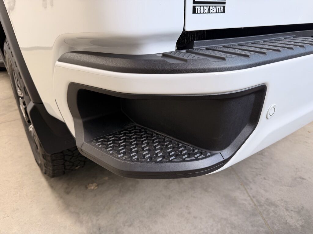 2023 GMC Sierra 2500HD 4x4 Crew Cab AT4 Minocqua WI 2023 GMC Sierra 2500HD 4x4 Crew Cab AT4 Minocqua WI