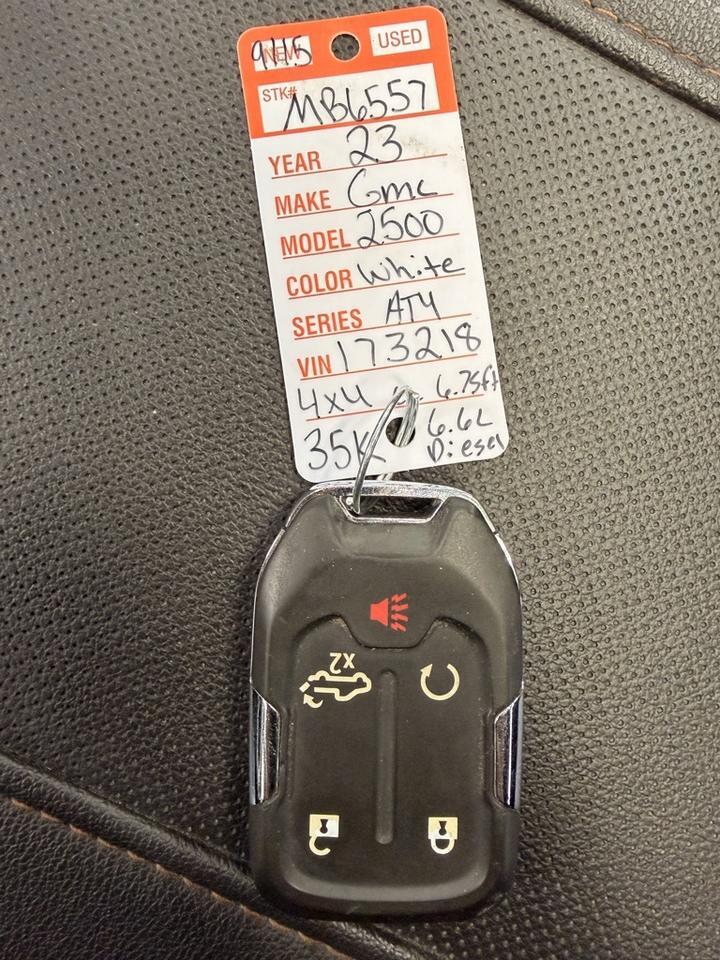 2023 GMC Sierra 2500HD 4x4 Crew Cab AT4 Minocqua WI 2023 GMC Sierra 2500HD 4x4 Crew Cab AT4 Minocqua WI