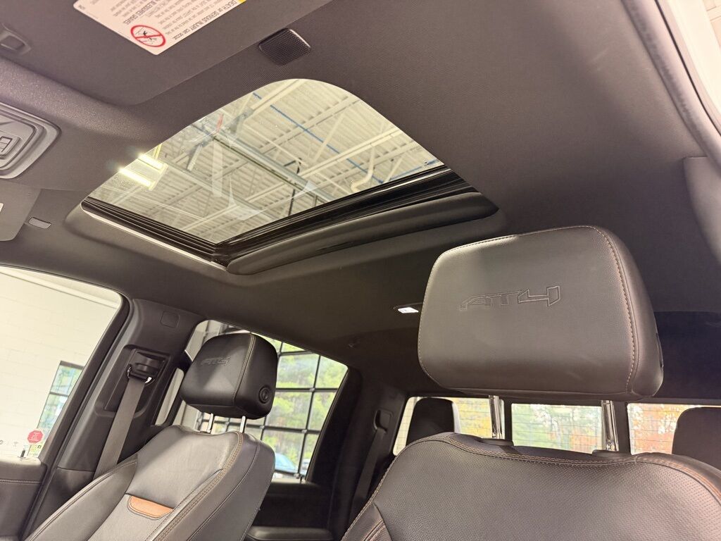 2023 GMC Sierra 2500HD 4x4 Crew Cab AT4 Minocqua WI 2023 GMC Sierra 2500HD 4x4 Crew Cab AT4 Minocqua WI