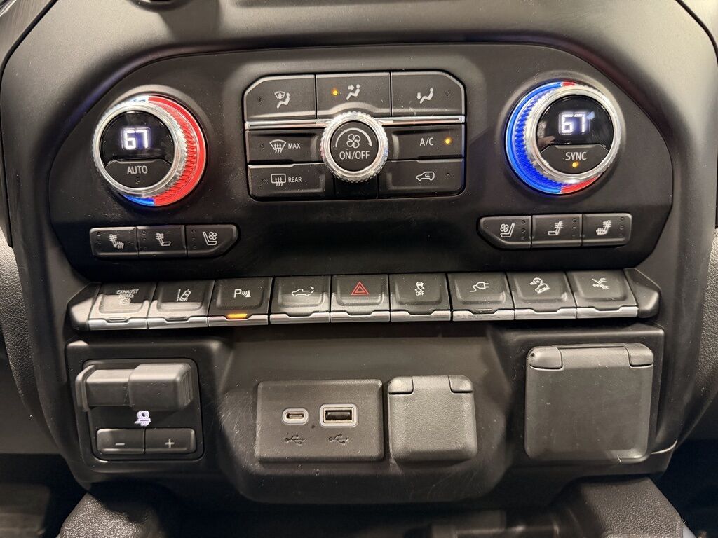 2023 GMC Sierra 2500HD 4x4 Crew Cab AT4 Minocqua WI 2023 GMC Sierra 2500HD 4x4 Crew Cab AT4 Minocqua WI