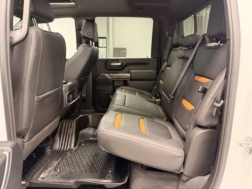 2023 GMC Sierra 2500HD 4x4 Crew Cab AT4 Minocqua WI 2023 GMC Sierra 2500HD 4x4 Crew Cab AT4 Minocqua WI