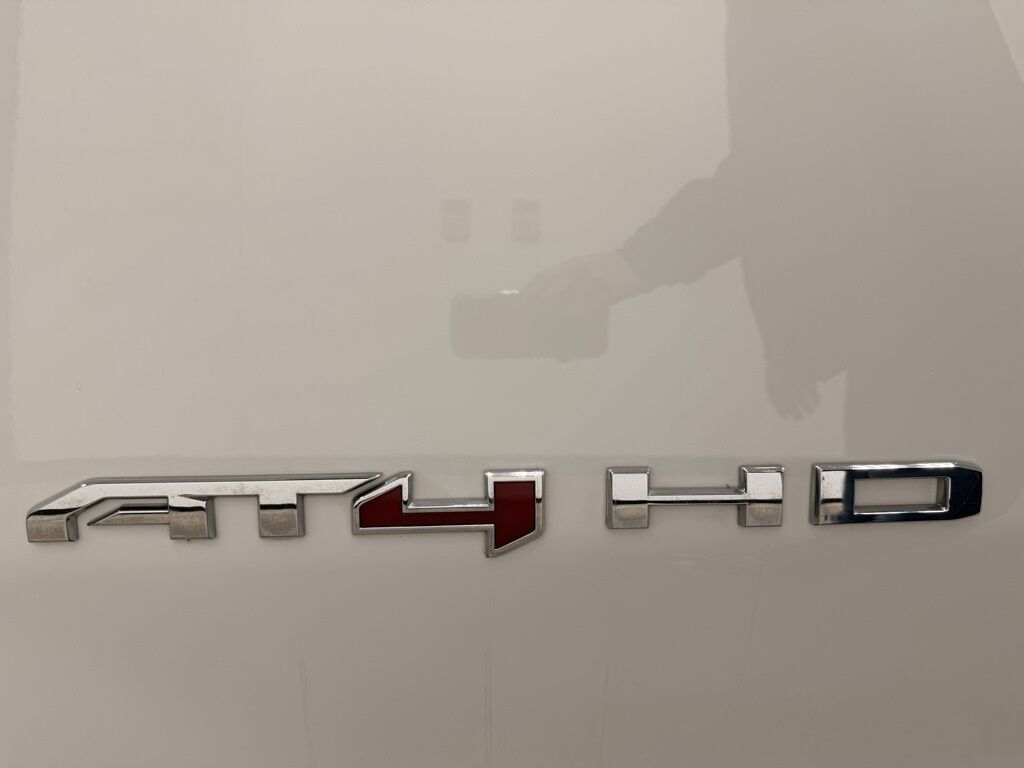 2023 GMC Sierra 2500HD 4x4 Crew Cab AT4 Minocqua WI 2023 GMC Sierra 2500HD 4x4 Crew Cab AT4 Minocqua WI