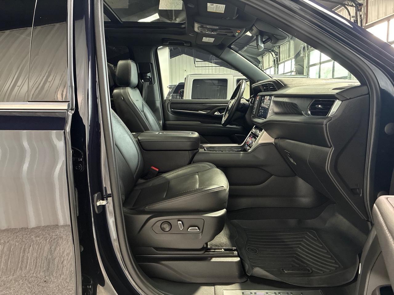 2023 GMC Yukon Denali, Power Boards, Pano Roof, Rear Entertainment Houston TX 2023 GMC Yukon Denali, Power Boards, Pano Roof, Rear Entertainment Houston TX
