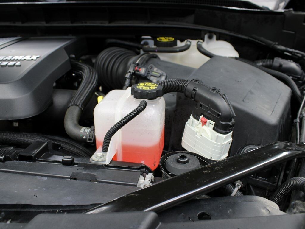 2023 GMC Yukon SLT 4WD Fond du Lac WI 2023 GMC Yukon SLT 4WD Fond du Lac WI