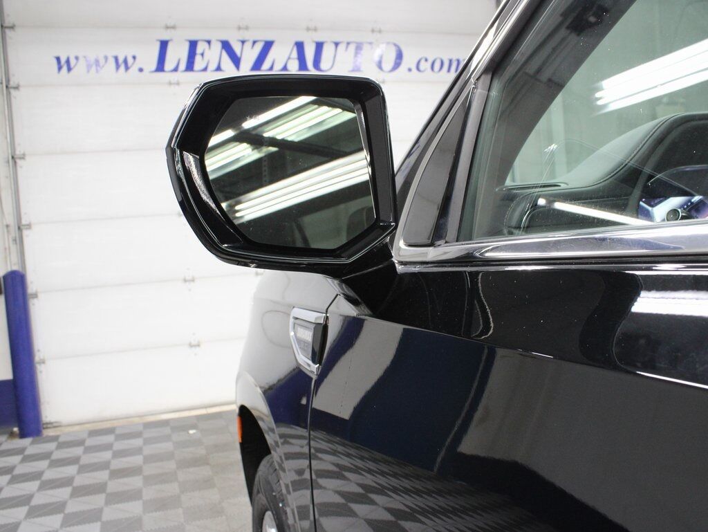 2023 GMC Yukon SLT 4WD Fond du Lac WI 2023 GMC Yukon SLT 4WD Fond du Lac WI