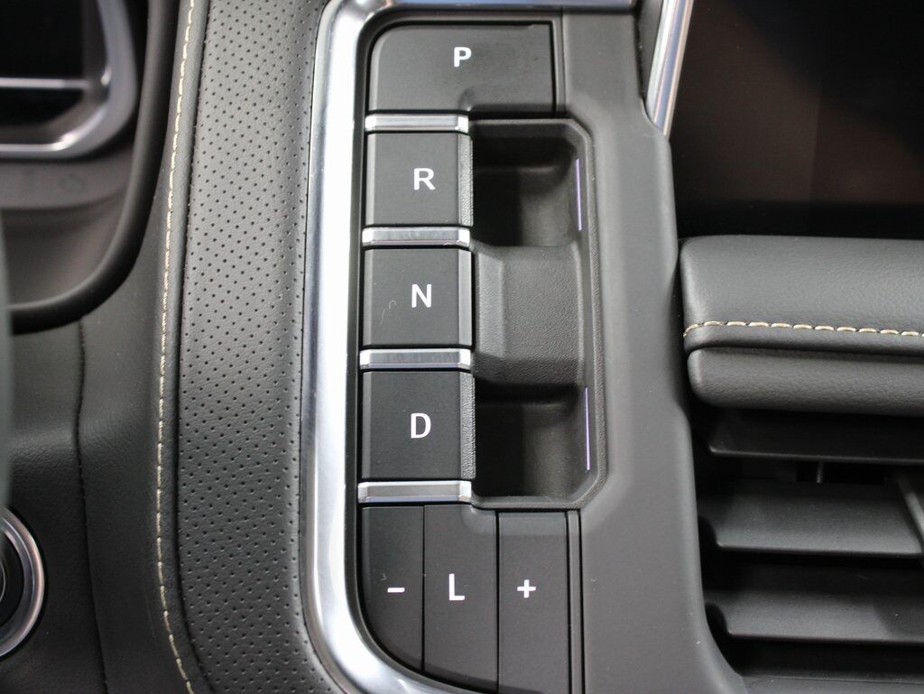 2023 GMC Yukon SLT 4WD Fond du Lac WI 2023 GMC Yukon SLT 4WD Fond du Lac WI