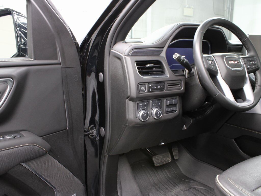 2023 GMC Yukon SLT 4WD Fond du Lac WI 2023 GMC Yukon SLT 4WD Fond du Lac WI