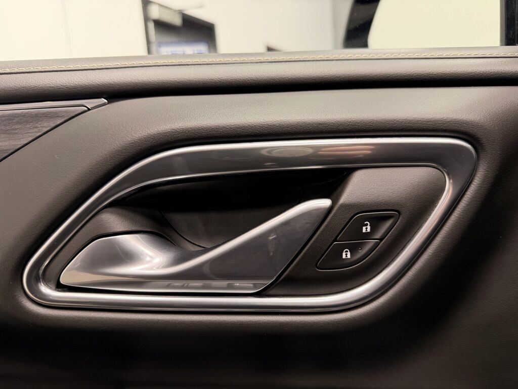 2023 GMC Yukon SLT 4WD Minocqua WI 2023 GMC Yukon SLT 4WD Minocqua WI