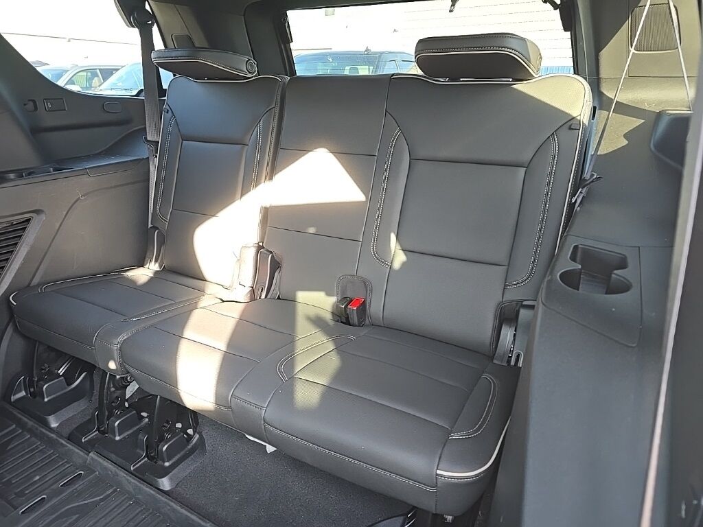 2023 GMC Yukon SLT 4WD Minocqua WI 2023 GMC Yukon SLT 4WD Minocqua WI