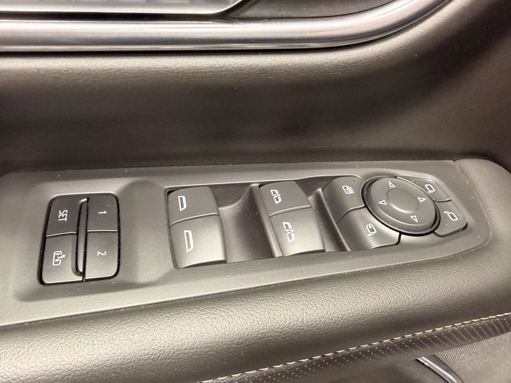 2023 GMC Yukon SLT 4WD Minocqua WI 2023 GMC Yukon SLT 4WD Minocqua WI