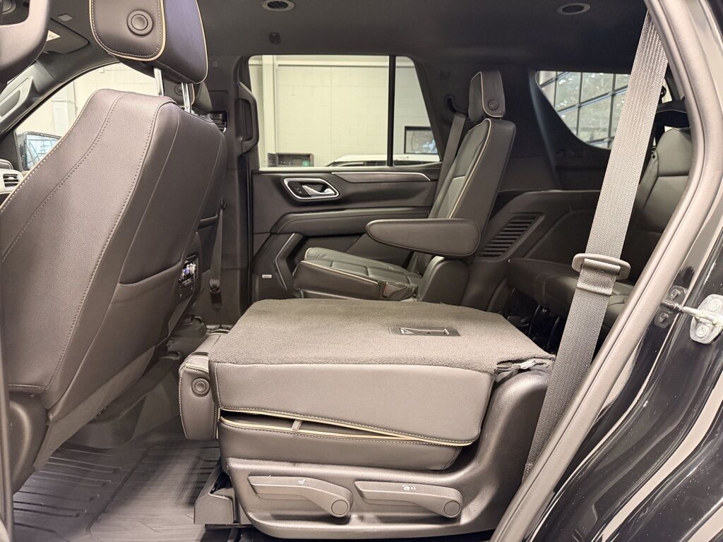 2023 GMC Yukon SLT 4WD Minocqua WI 2023 GMC Yukon SLT 4WD Minocqua WI