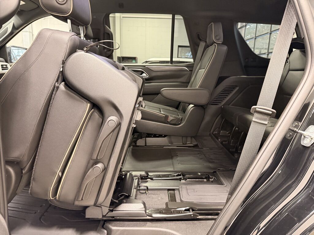 2023 GMC Yukon SLT 4WD Minocqua WI 2023 GMC Yukon SLT 4WD Minocqua WI