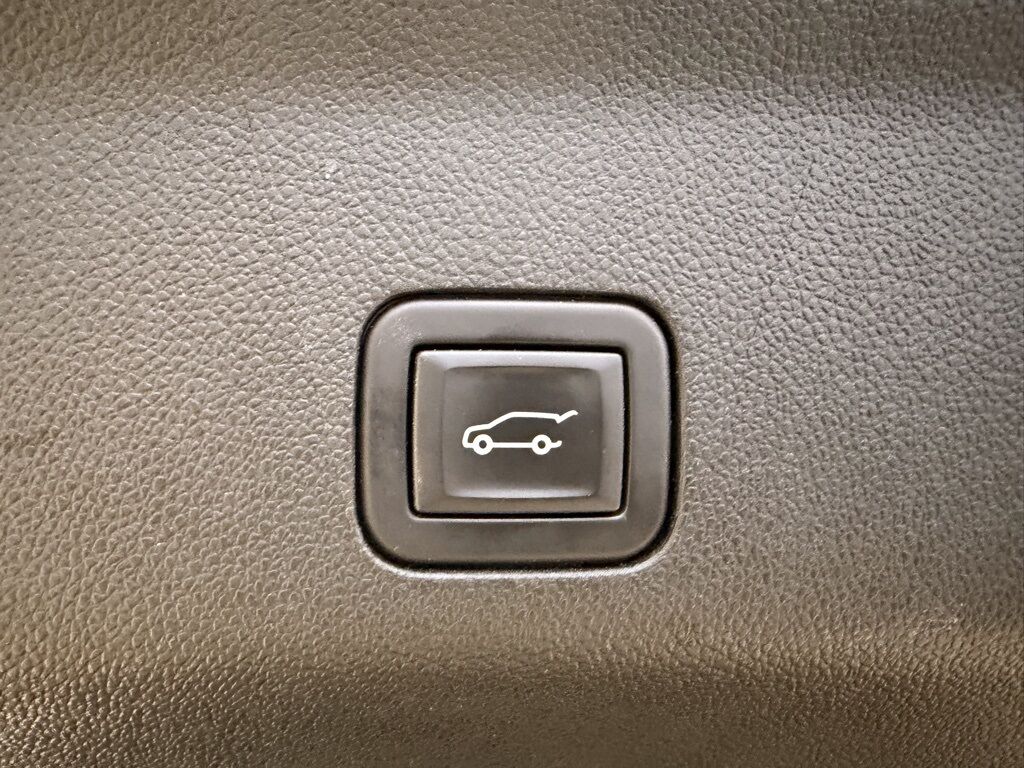 2023 GMC Yukon SLT 4WD Minocqua WI 2023 GMC Yukon SLT 4WD Minocqua WI