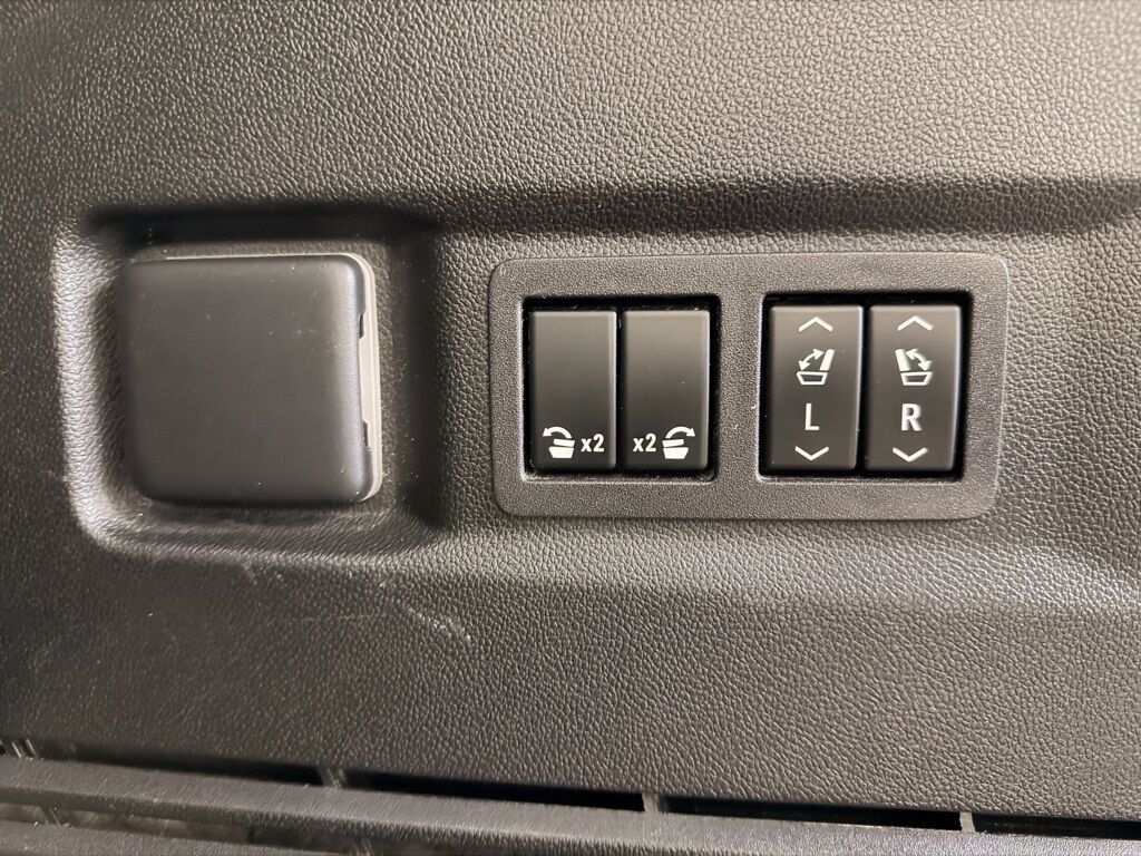 2023 GMC Yukon SLT 4WD Minocqua WI 2023 GMC Yukon SLT 4WD Minocqua WI