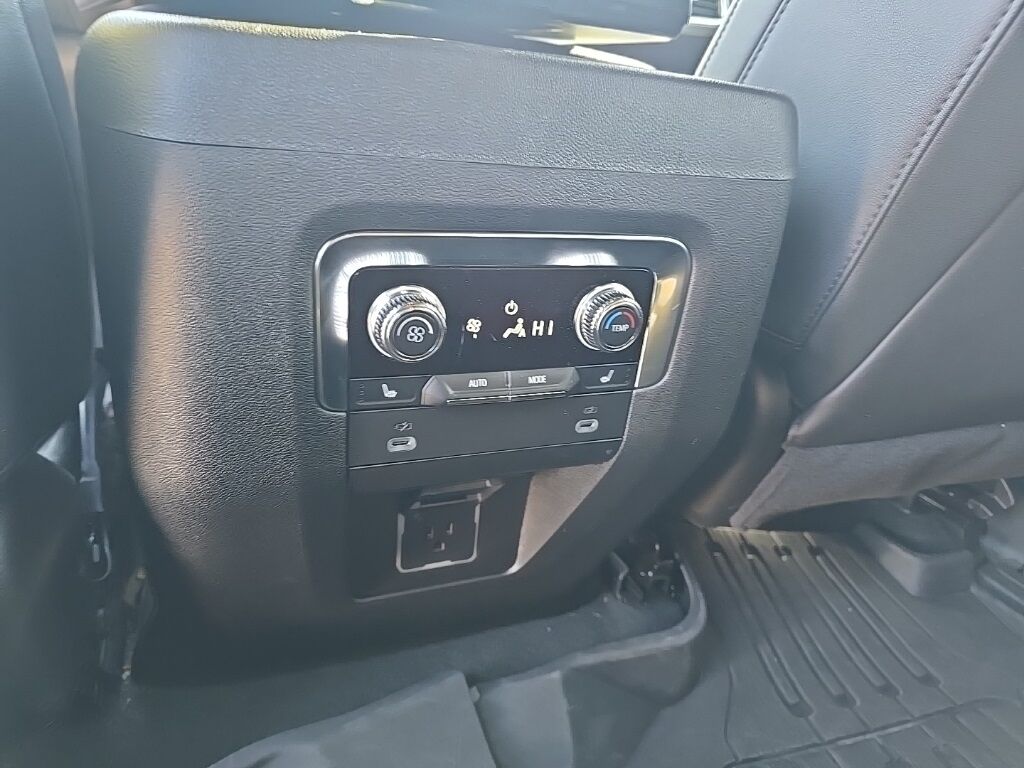 2023 GMC Yukon SLT 4WD Minocqua WI 2023 GMC Yukon SLT 4WD Minocqua WI