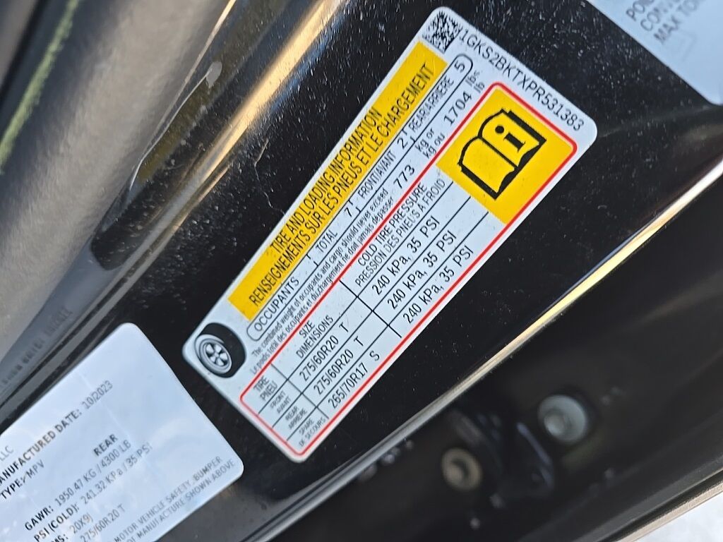 2023 GMC Yukon SLT 4WD Minocqua WI 2023 GMC Yukon SLT 4WD Minocqua WI