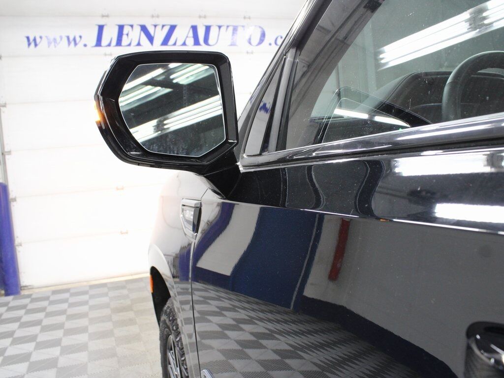 2023 GMC Yukon XL AT4 4WD Fond du Lac WI