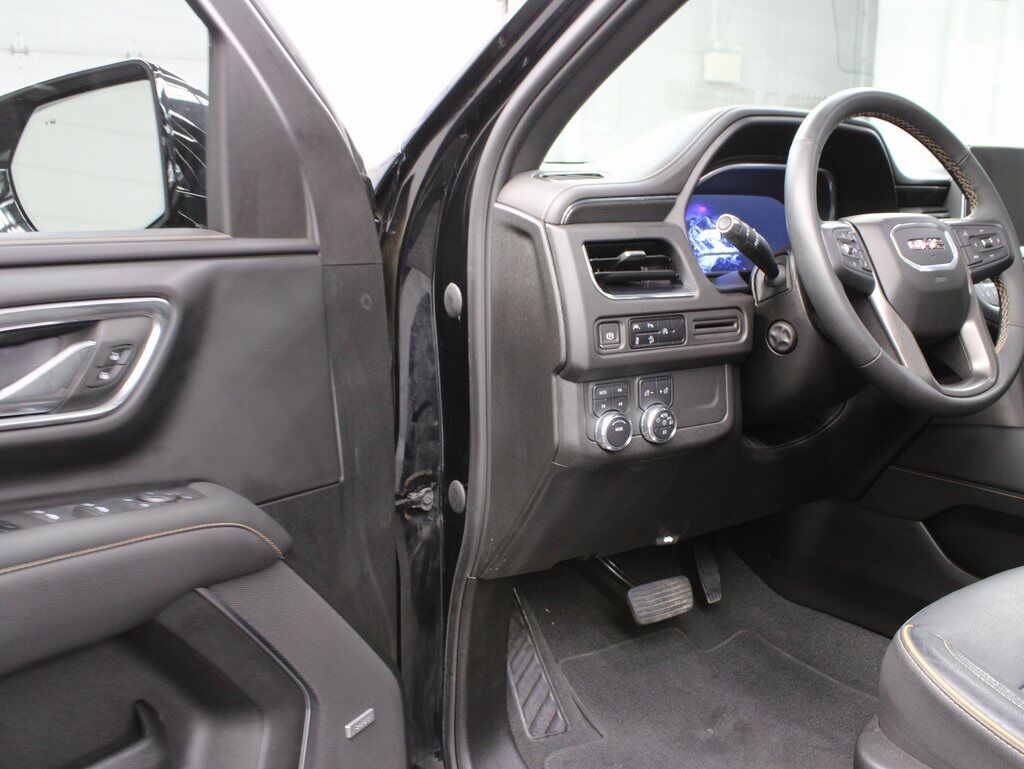 2023 GMC Yukon XL AT4 4WD Fond du Lac WI