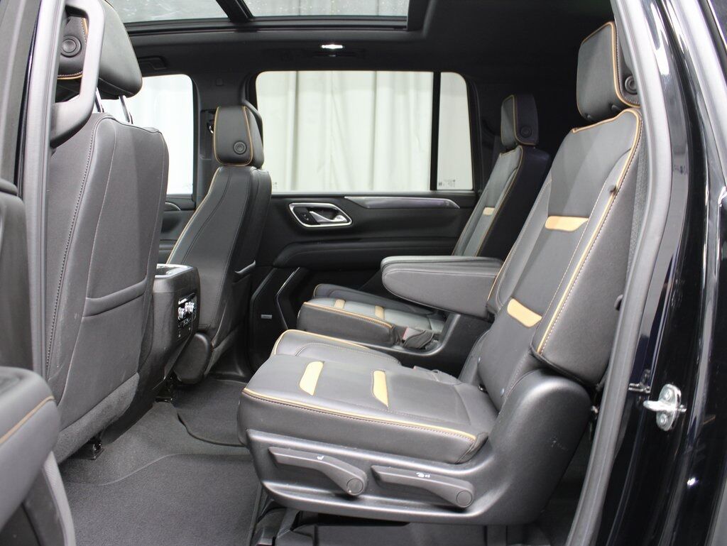 2023 GMC Yukon XL AT4 4WD Fond du Lac WI