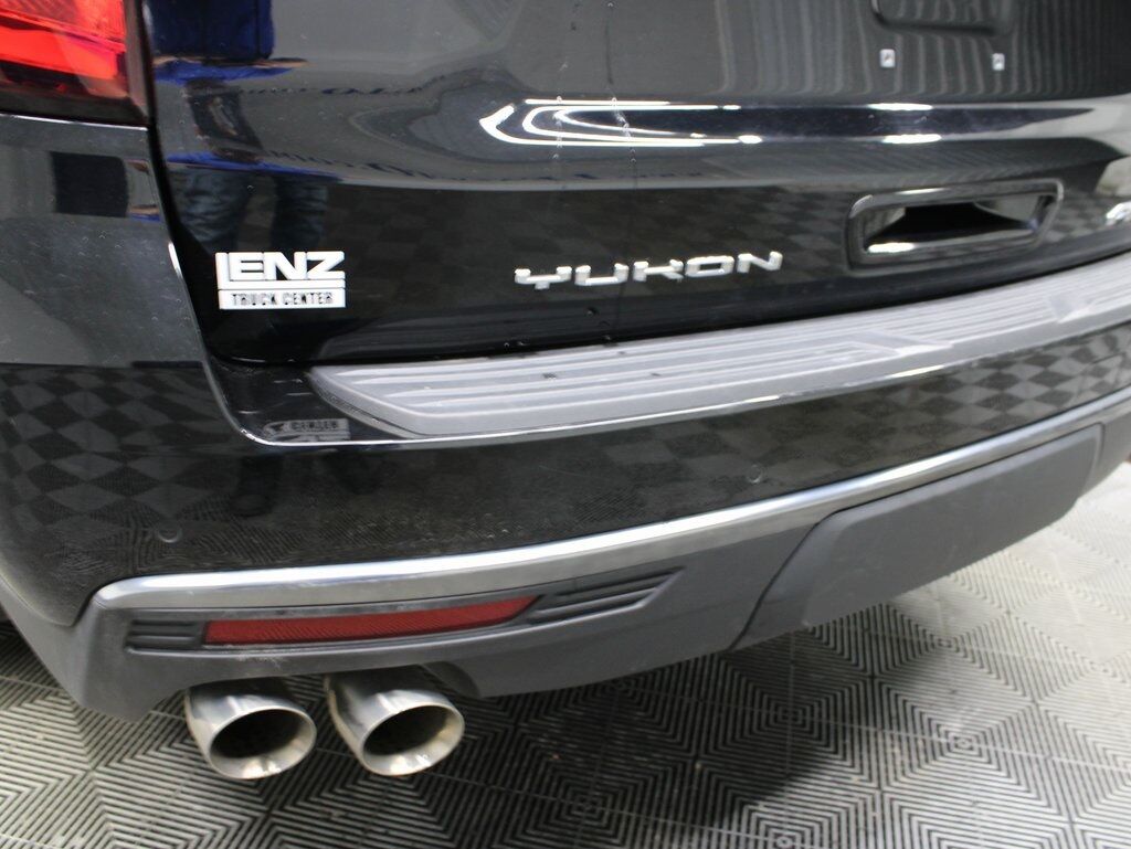 2023 GMC Yukon XL AT4 4WD Fond du Lac WI