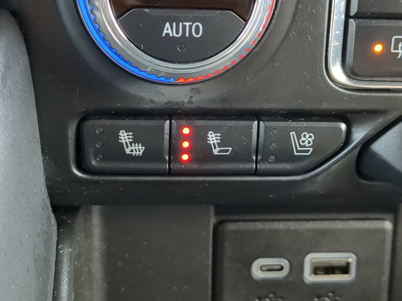 2023 GMC Yukon XL AT4 Appleton WI