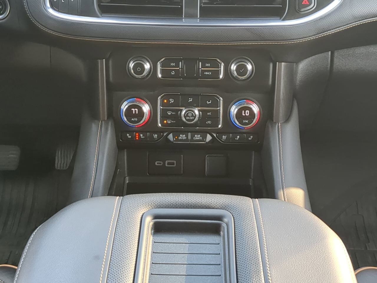 2023 GMC Yukon XL AT4 Appleton WI