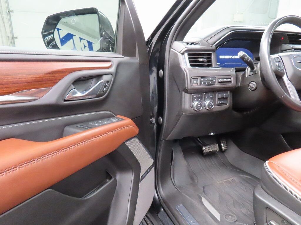 2023 GMC Yukon XL Denali Ultimate 4WD 7 Passenger Minocqua WI