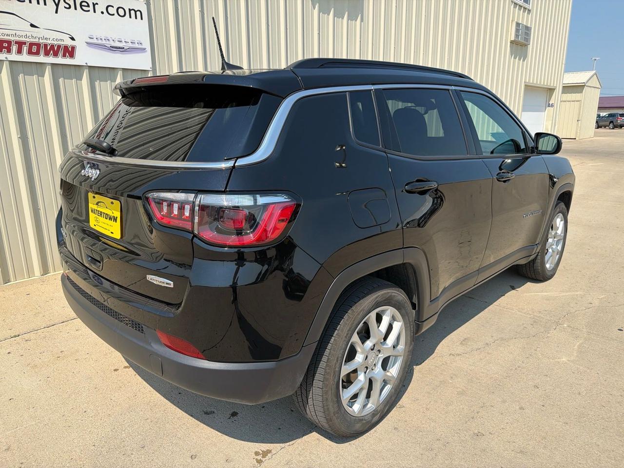 2023 Jeep Compass Latitude Lux Watertown SD 2023 Jeep Compass Latitude Lux Watertown SD