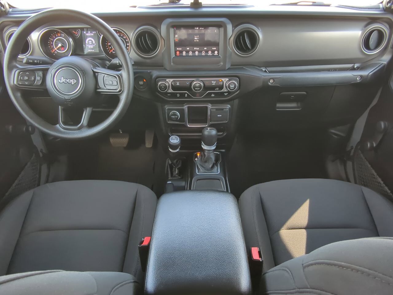 2023 Jeep Gladiator Sport Appleton WI
